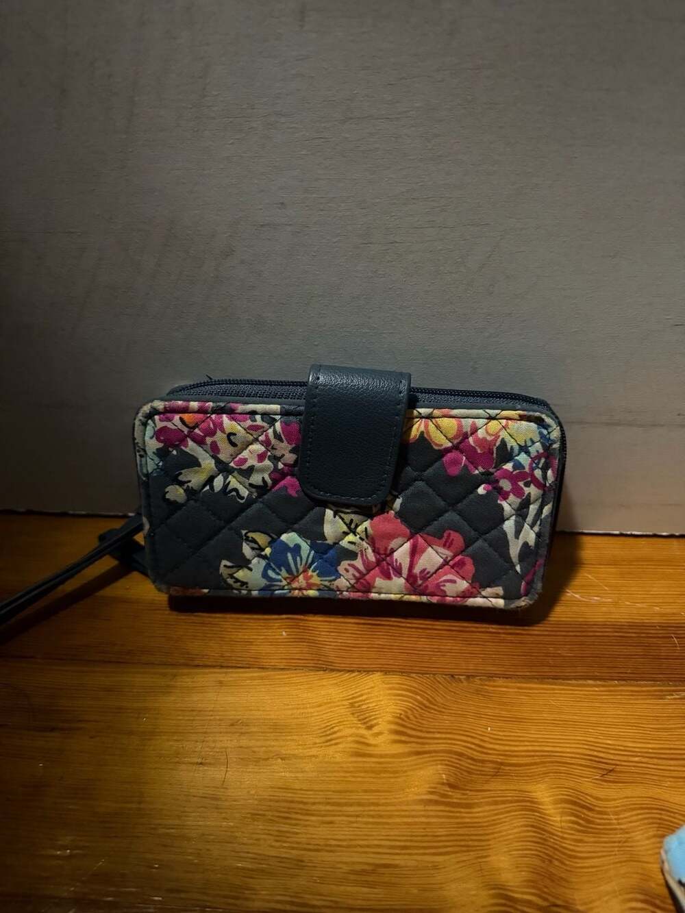Vera Bradley Iconic RFID Georgia Wallet in Pretty Posies Pattern - Picture 1 of 4